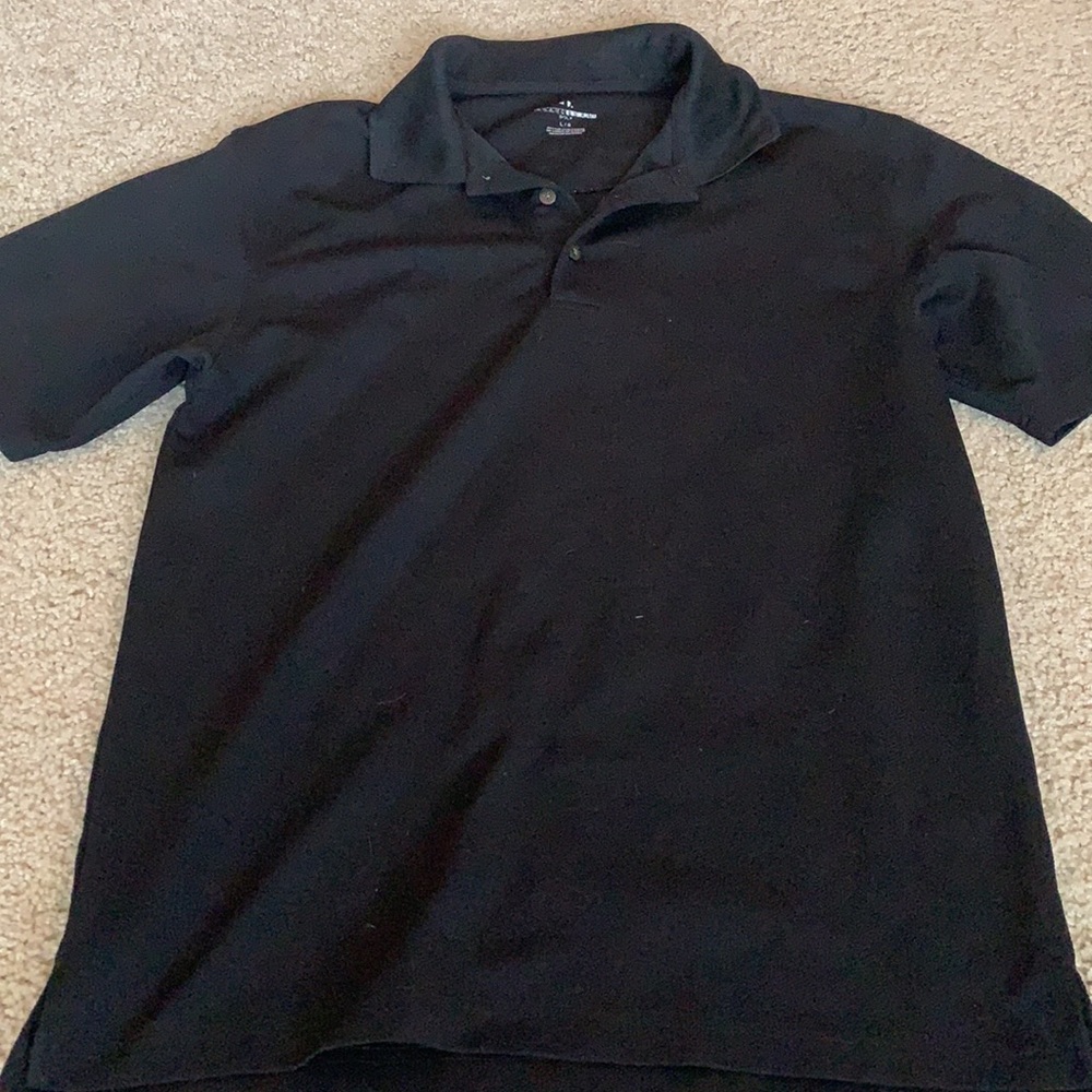 Large collared shirts. - Picture 3 of 4